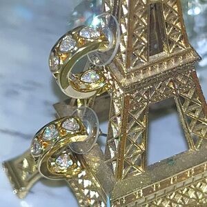 Gold & Diamond hoop earrings